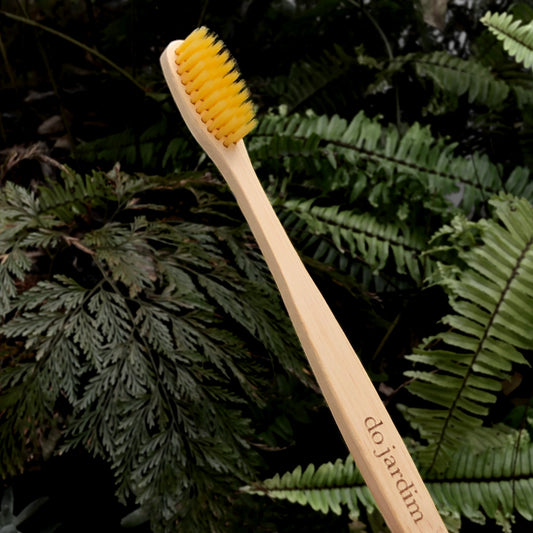 Escova Dental de Bambu